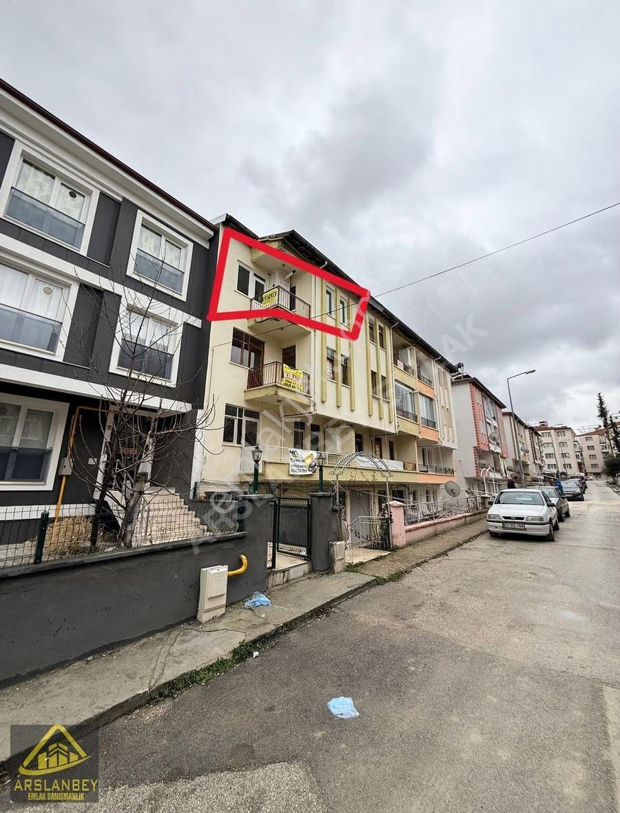Burdur Bahçelievler Mahallesinde Satılık 3+1 Daire