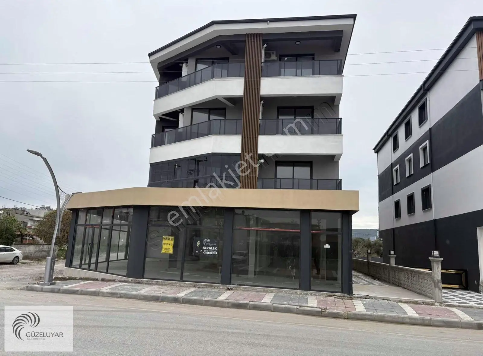 Bergama Atatürk Mahallesinde Kiralık İşyeri Dükkan
