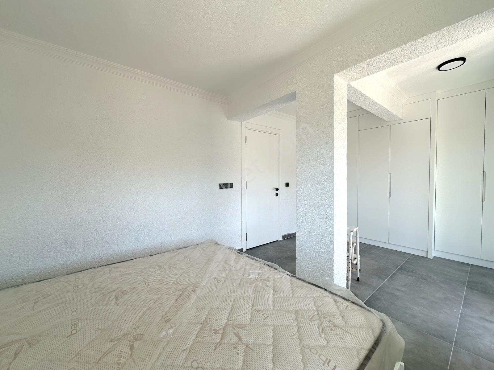 Adabükü İncekum Plajlı Sahil Evlerinde Manzaralı Bakımlı Villa - Görsel 29