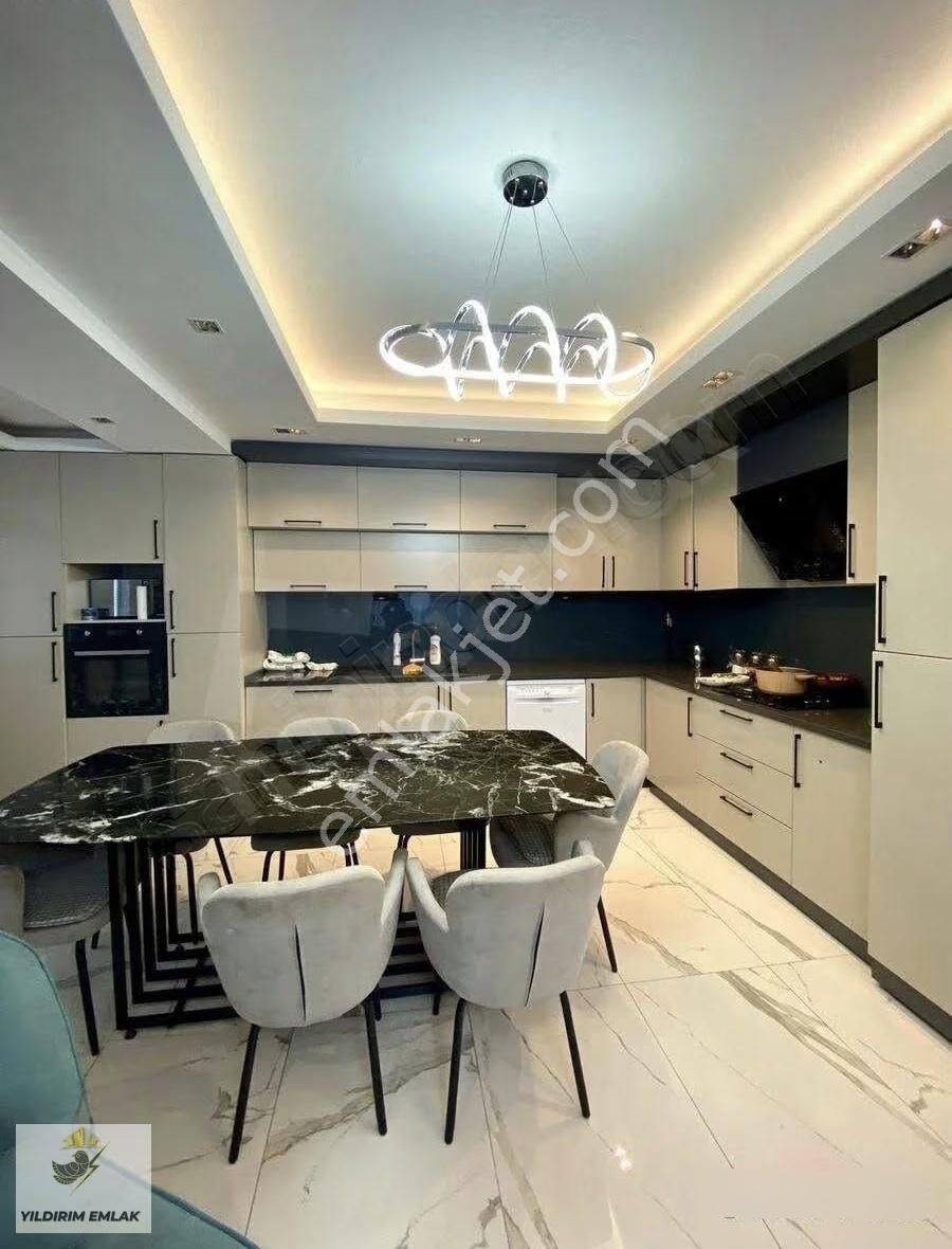 Yıldırım Emlak'tan Şehitlikte 5+1 Ultralux Üç Katlı Villa