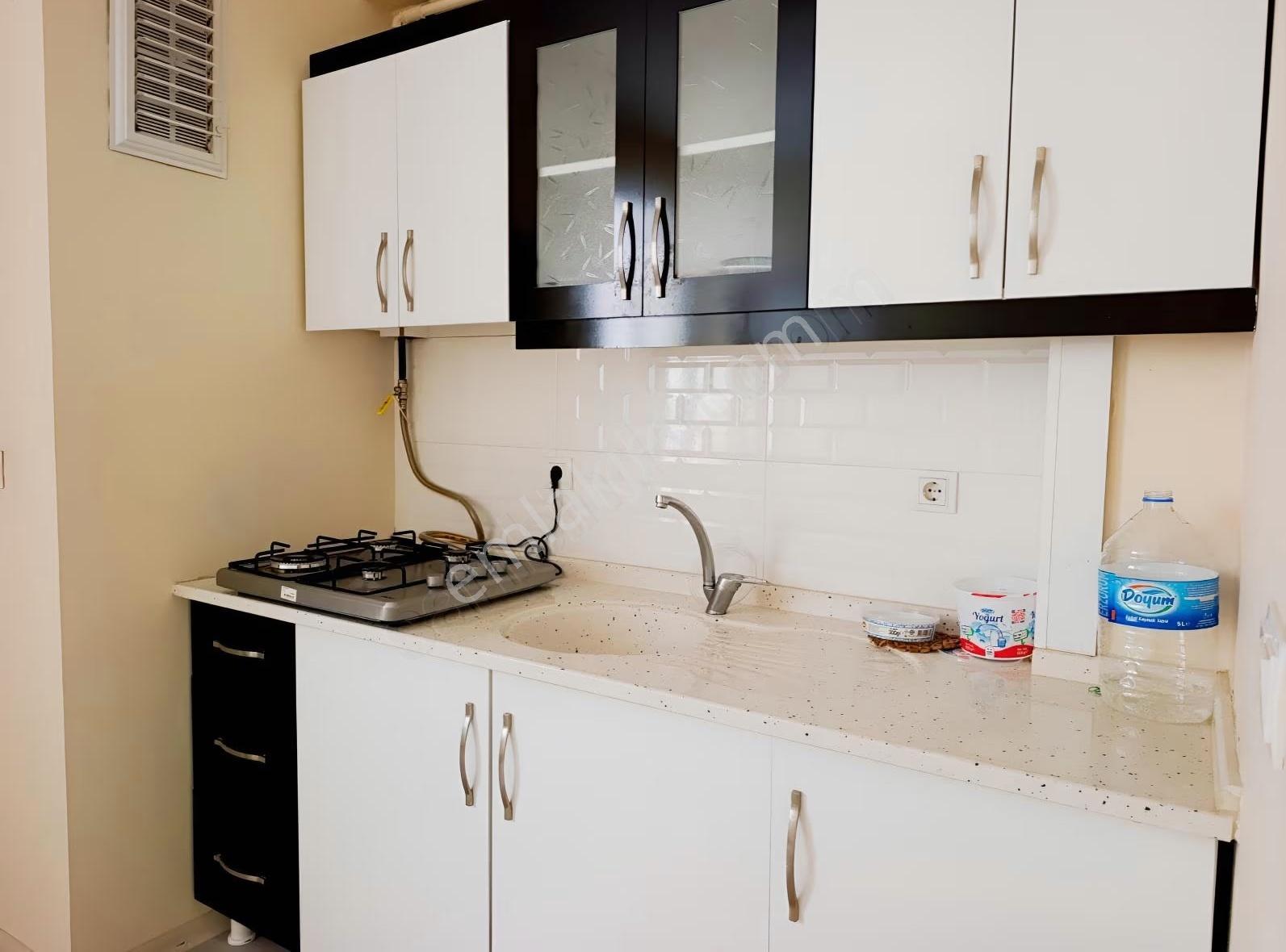 Şehitler Mahallesinde Kiralık Eşyalı 2+1 Arakatta Daire - Görsel 2