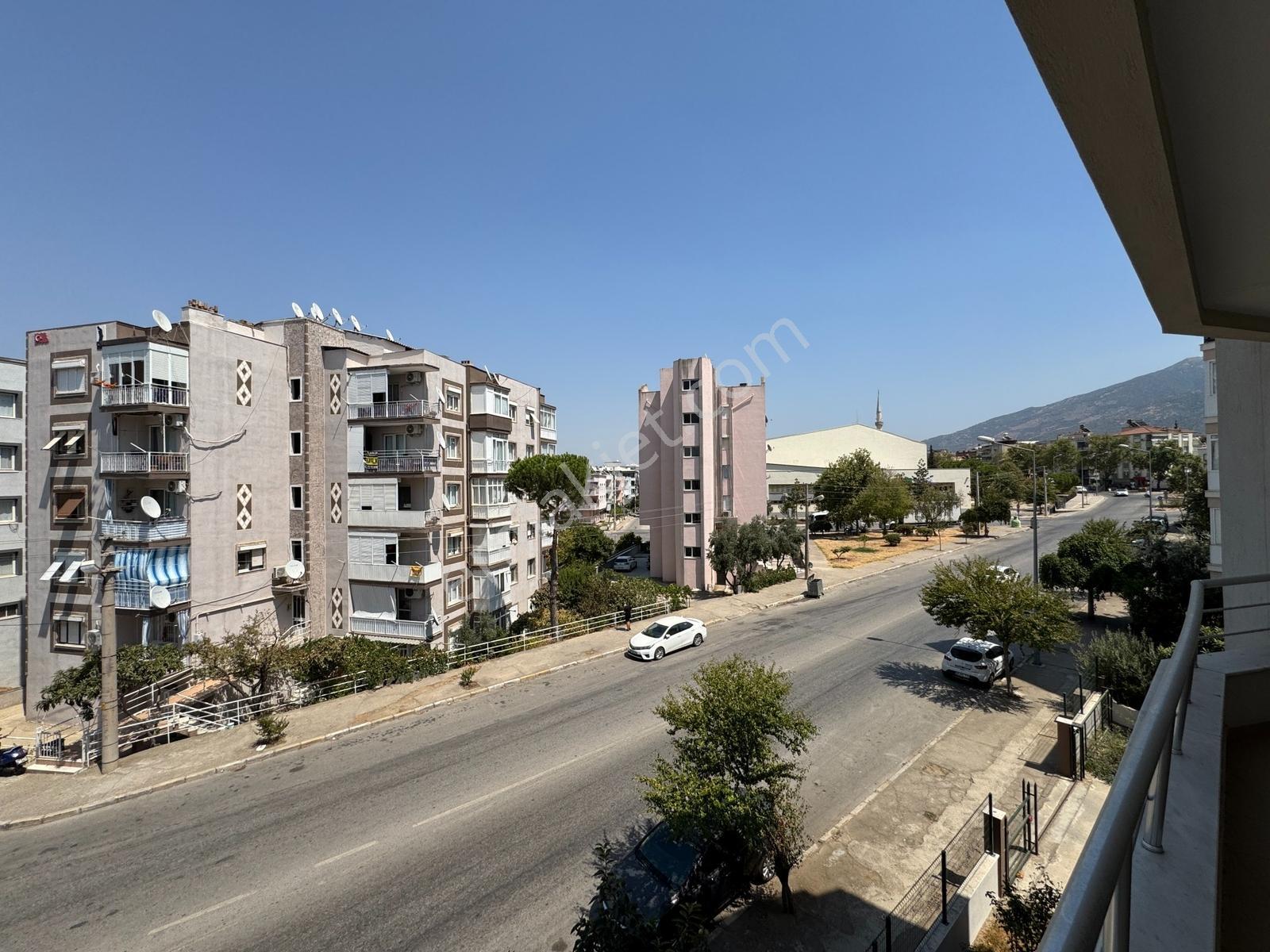Kent Gayrimenkul'den Hürriyet Mahallesi'nde Kiralık 4+1 Daire - Görsel 12