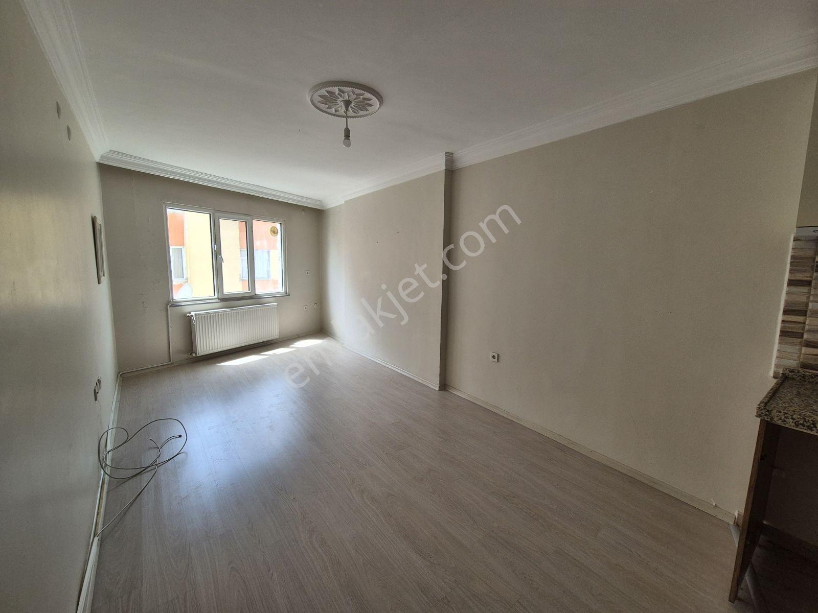 Dikilitaşta Tadilatlı Bakımlı Boş Ara Kat 2+1 Satılık Daire - Görsel 13