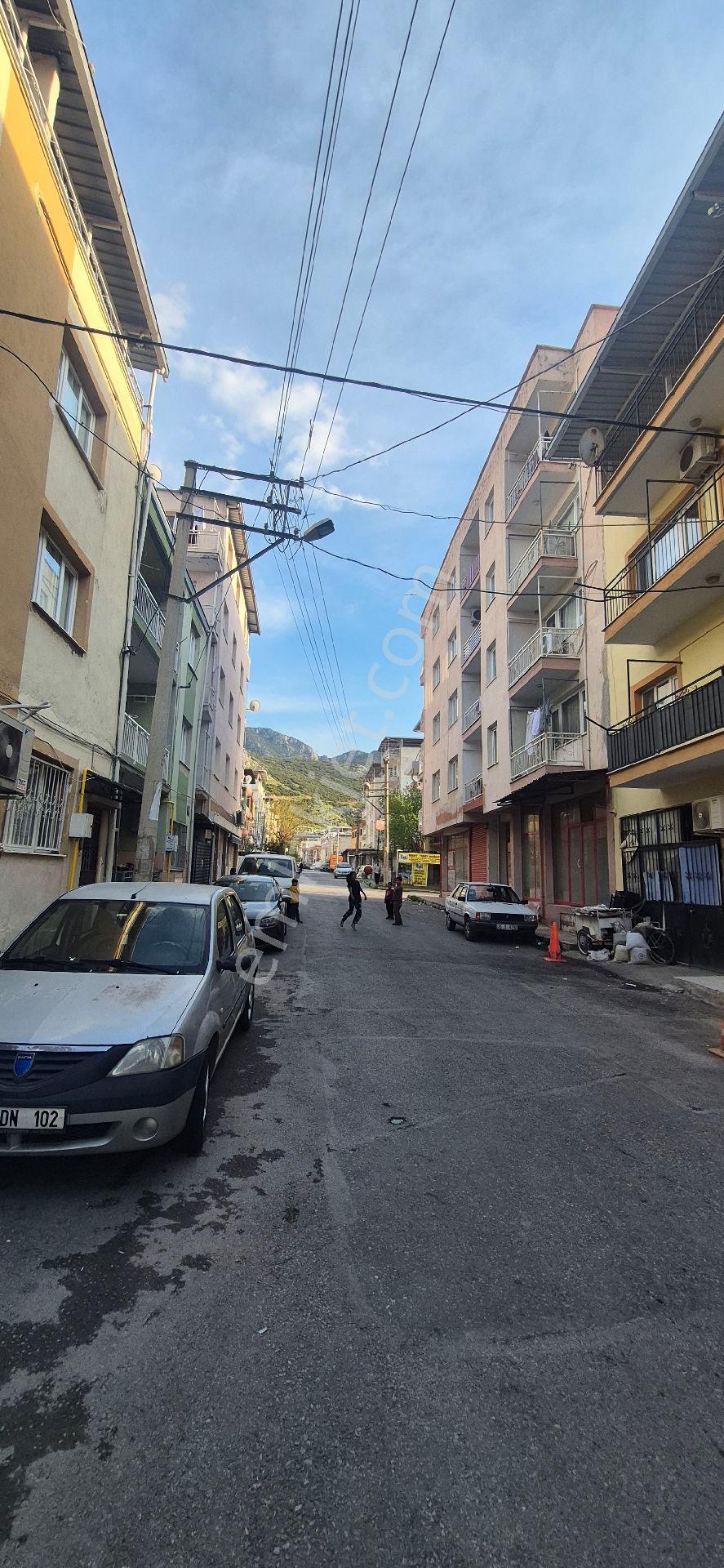 Bornova Pınarbaşında 2+1 Satılık Daire . - Görsel 2