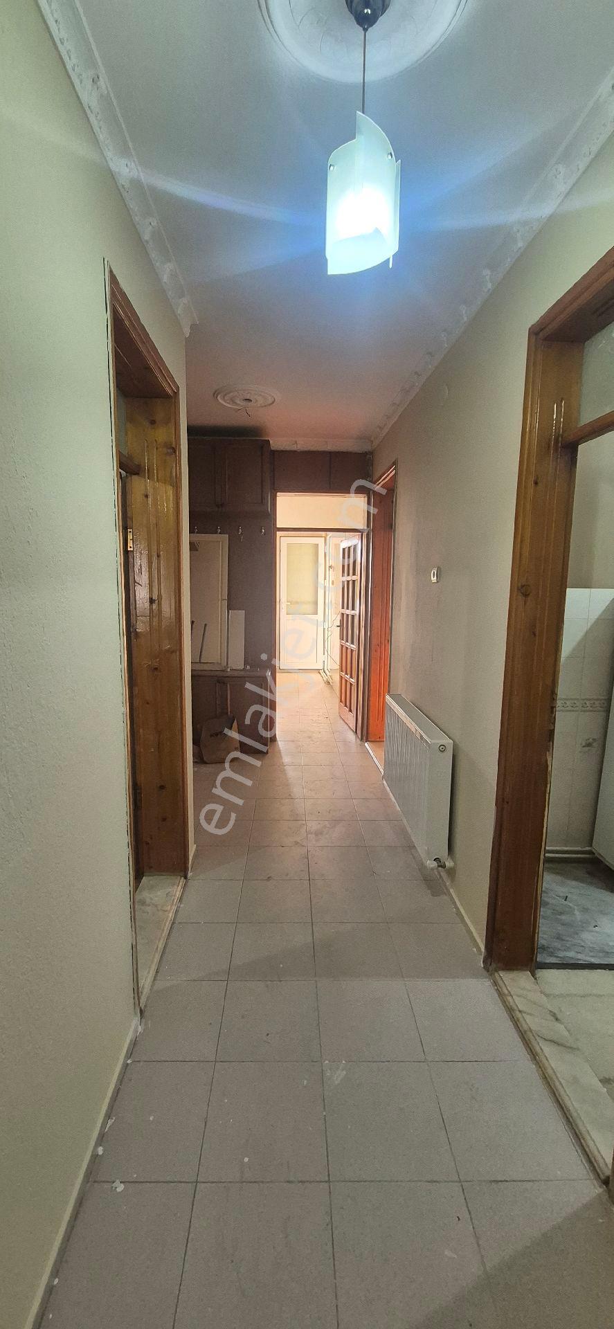 Bornova Pınarbaşında 2+1 Satılık Daire . - Görsel 8