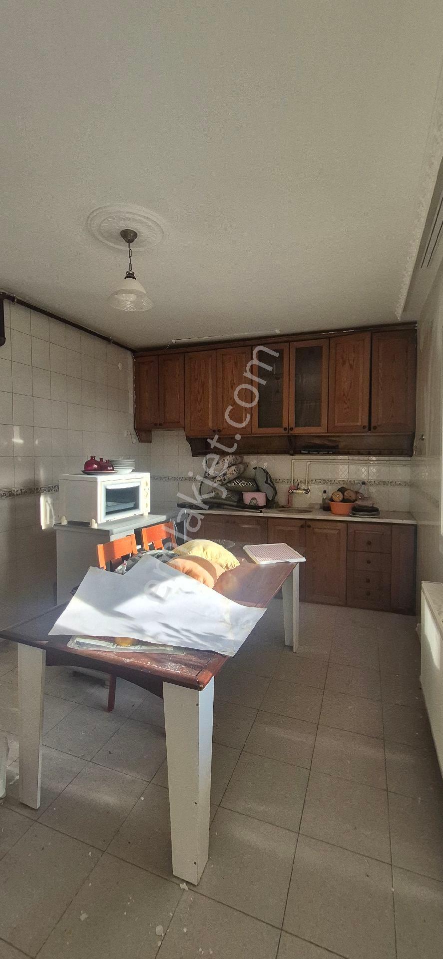 Bornova Pınarbaşında 2+1 Satılık Daire . - Görsel 20