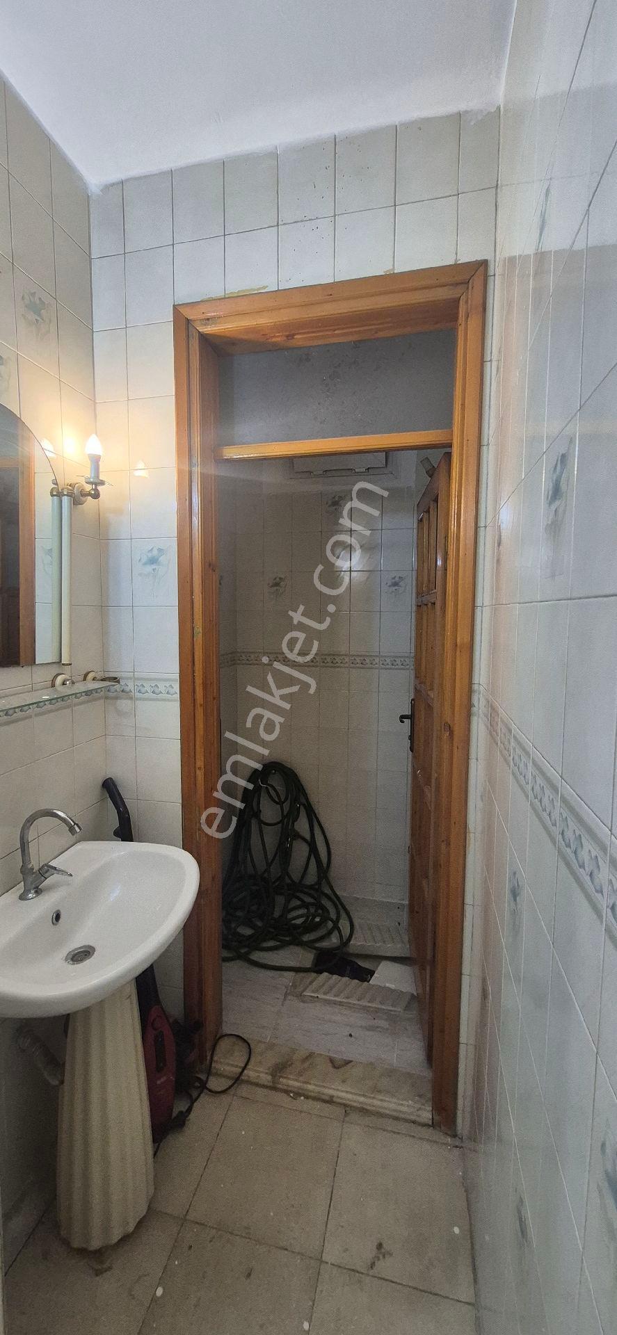 Bornova Pınarbaşında 2+1 Satılık Daire . - Görsel 9