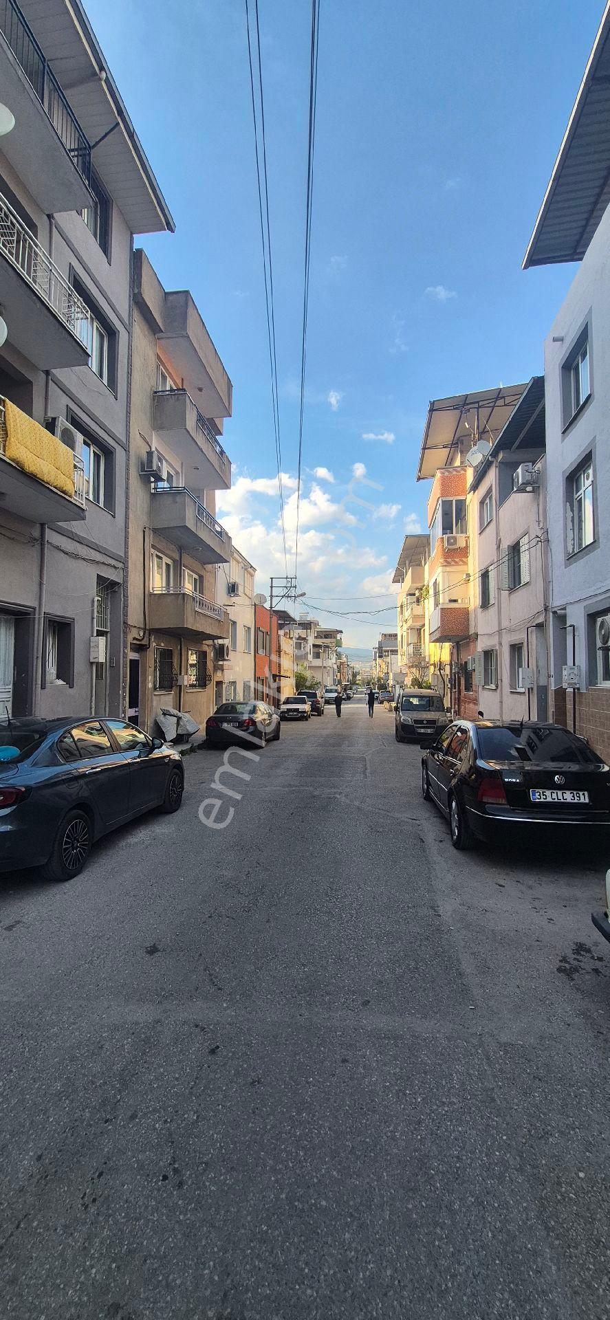 Bornova Pınarbaşında 2+1 Satılık Daire . - Görsel 3