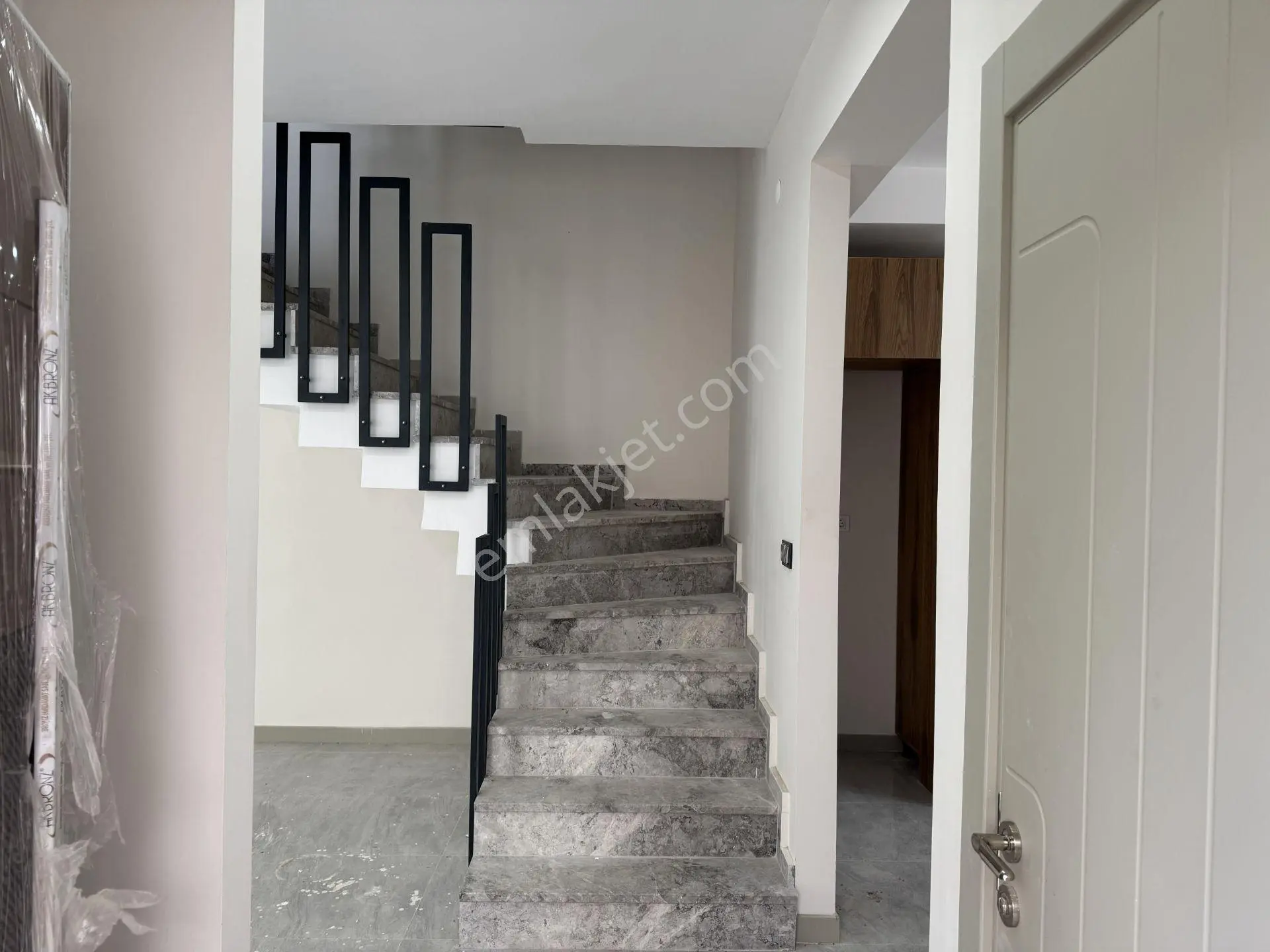 Şirintepe Kalafat Yolunda Deniz İnşaat Güvencesiyle Lüks 4+1 İkiz Villa - Görsel 3