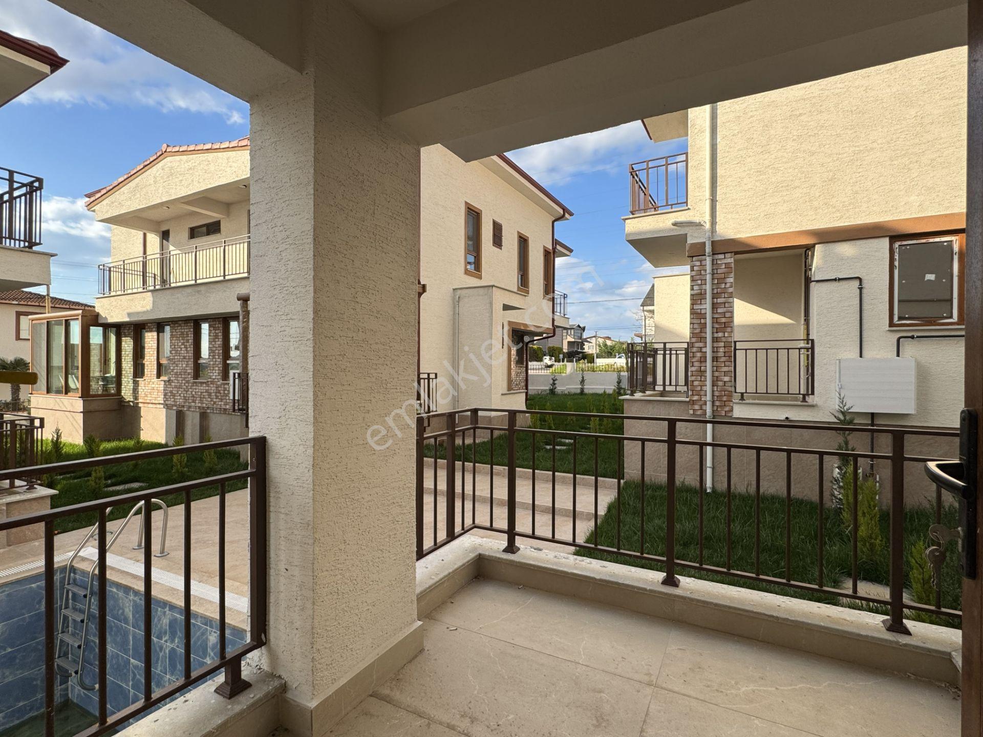 Şirintepe Kalafat Yolunda Deniz İnşaat Güvencesiyle Lüks 4+1 İkiz Villa - Görsel 15