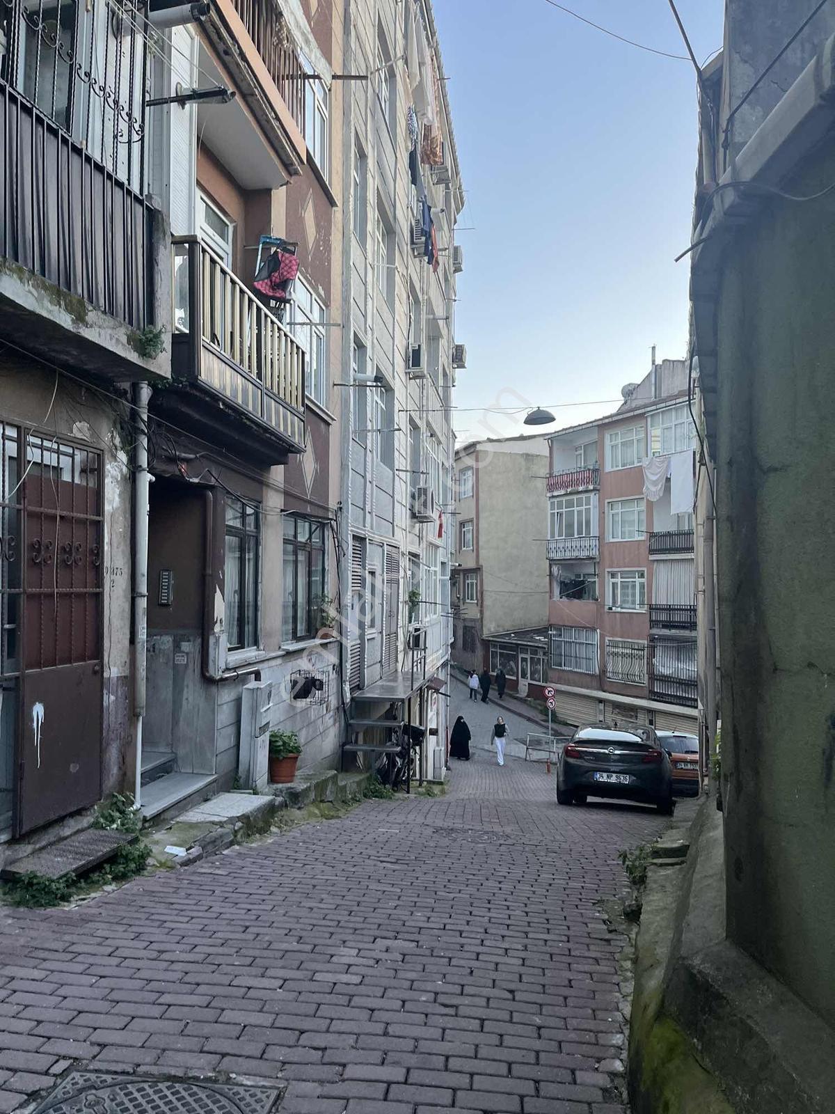 Sahile Yürüme Mesafesinde Satılık 2 + 1 Daire - Görsel 2