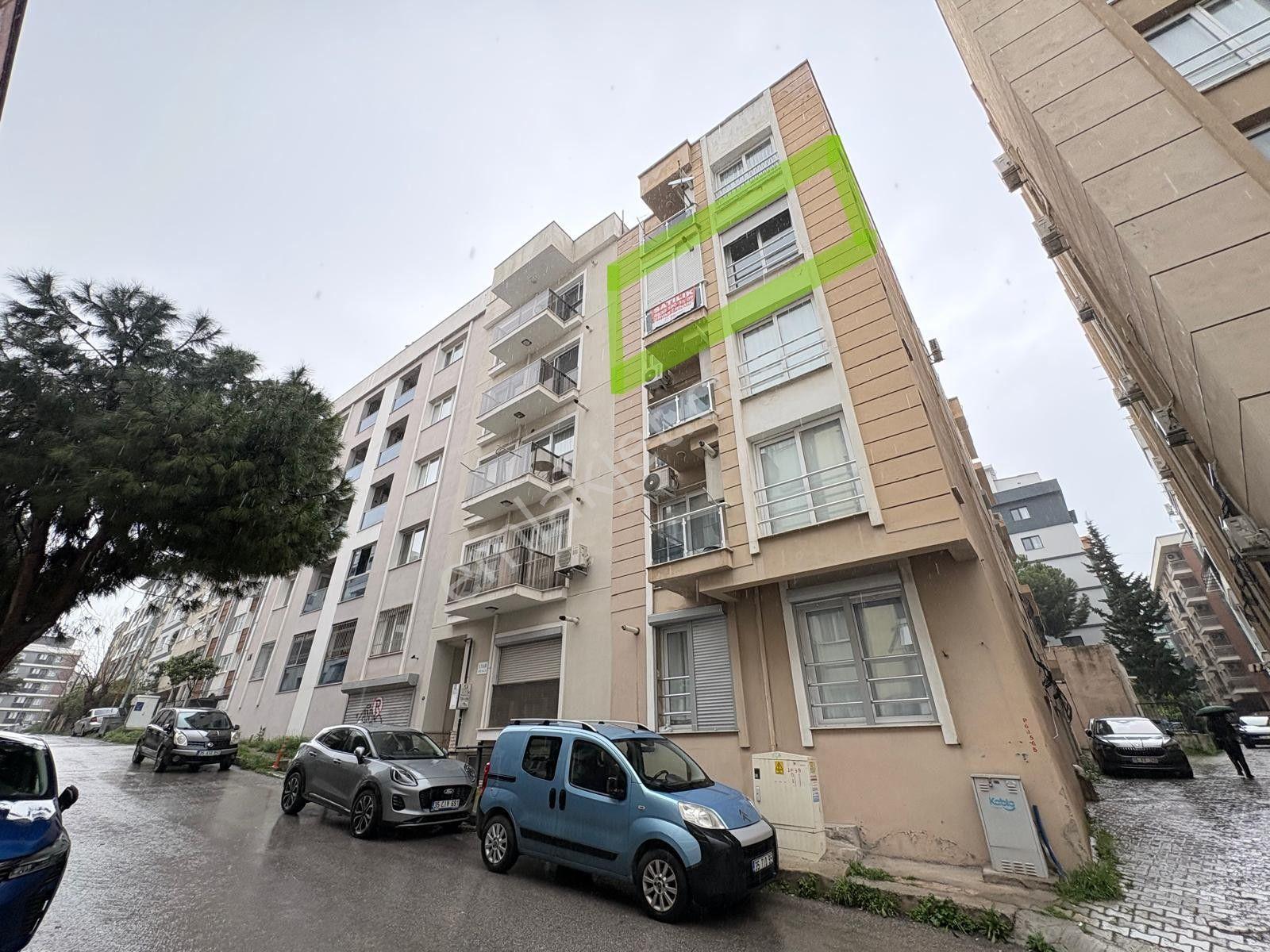 Bornova Erzenede 2 Cepheli, 2+1, Ara Kat, Asansörlü Satılık ! - Görsel 30