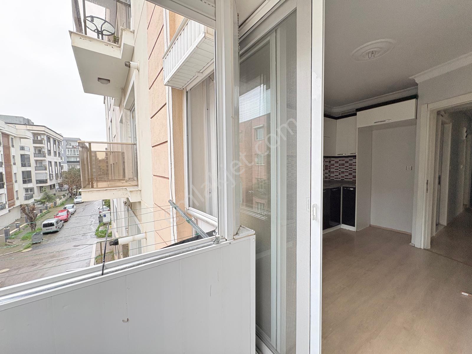Bornova Erzenede 2 Cepheli, 2+1, Ara Kat, Asansörlü Satılık ! - Görsel 17