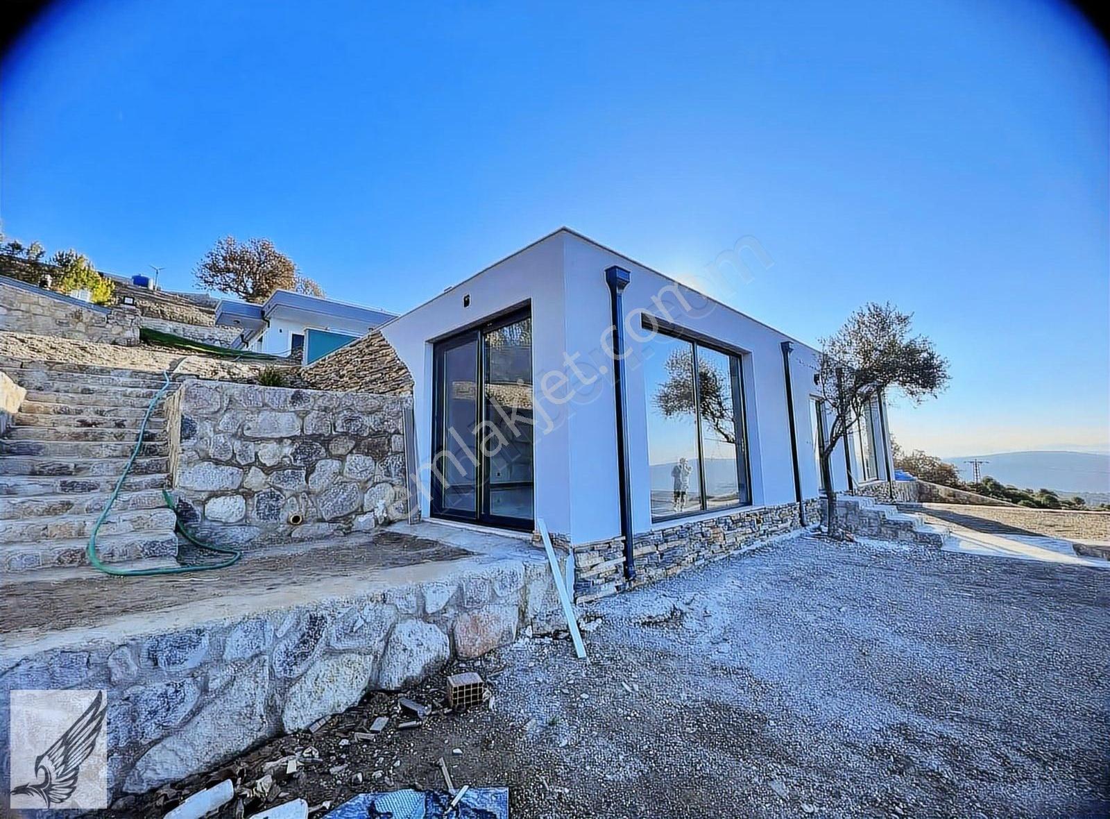 Güzelbahçe Küçükkaya'da 4250 M² Tarla İçinde Satılık Villa