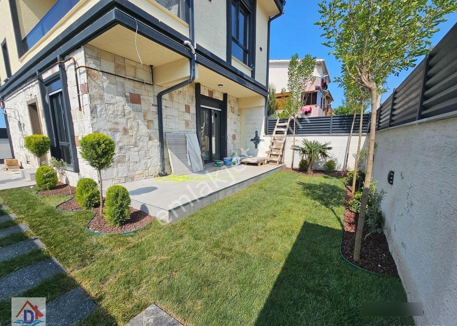 Denize 2 . Sırada , 4+1 Müstakil Parsel , Havuzlu Lüks Villa - Görsel 2