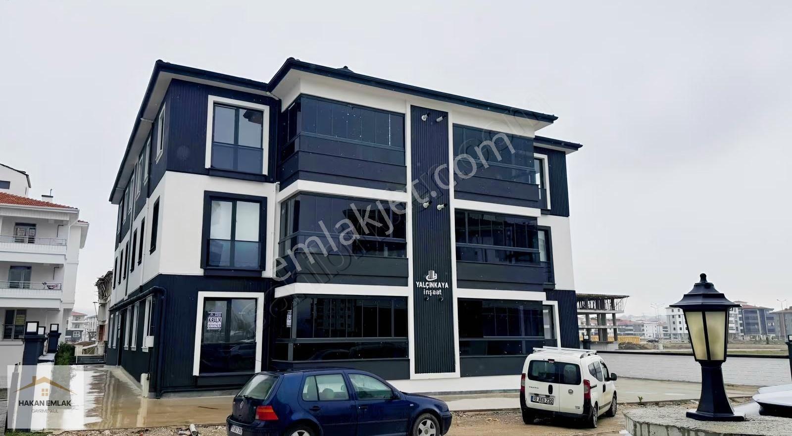 Kentpark Yakını Tam 2+1 Ayrı Mutfaklı Eşyalı/eşyasız Kiralık