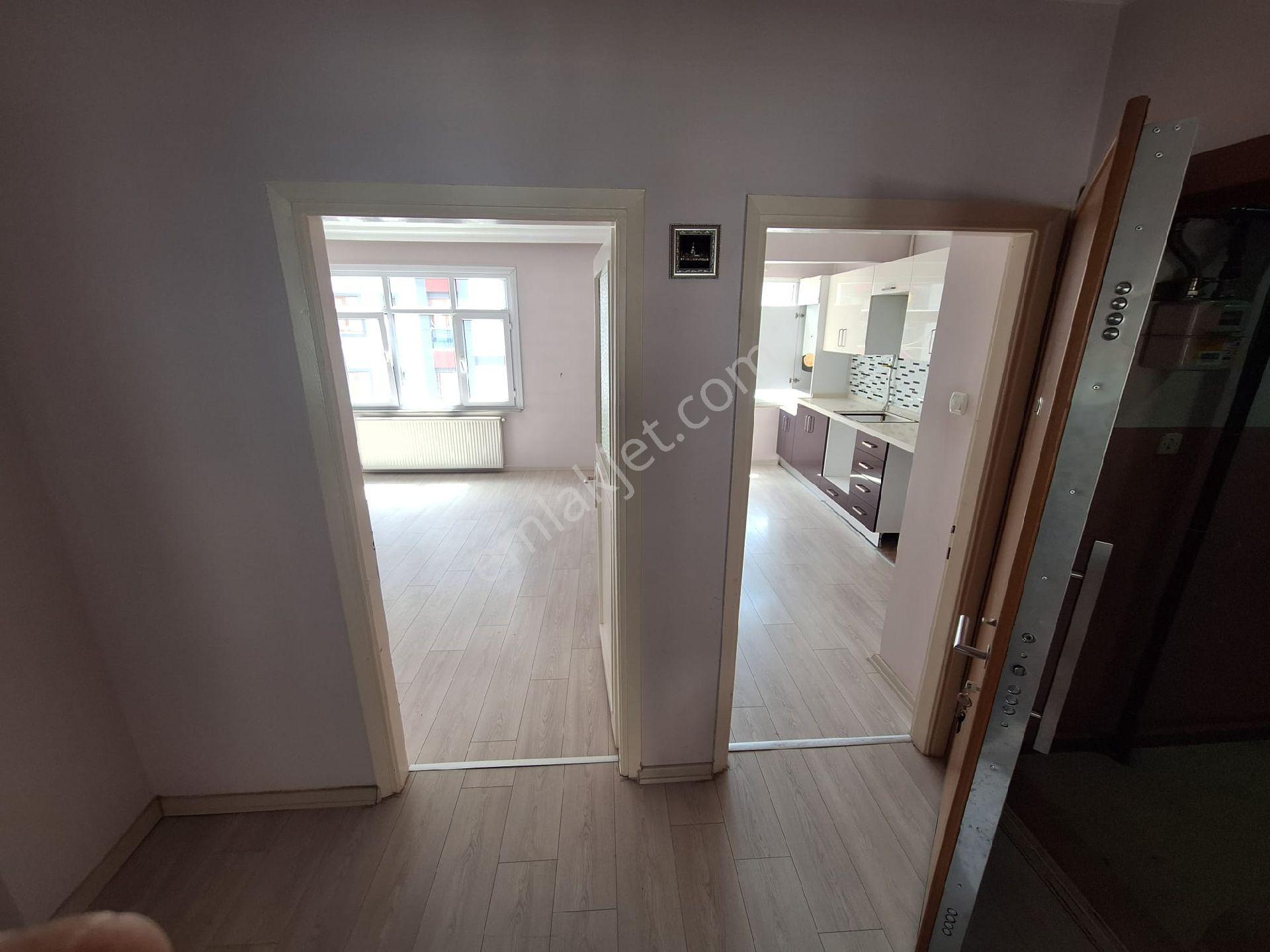 Ümraniye Tepeüstü Mahallesi 2+1 100 Metre Kiralık Daire 3.kat Metro Yürüme Mesafeli - Görsel 20