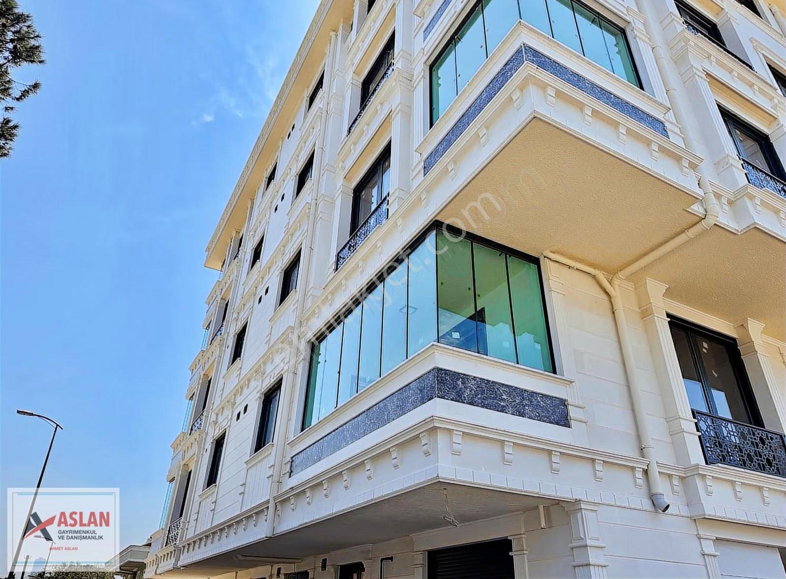 Üsküdar Güzeltepede Satılık Arakat Daire 4+1/160 M2 Brüt