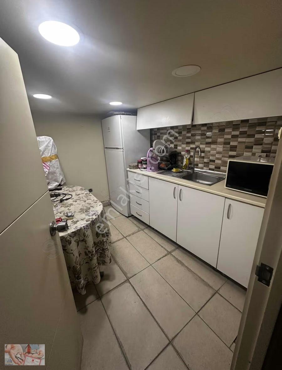 Lalelide 220 M² Üç Katlı Satılık Mağaza - Görsel 4