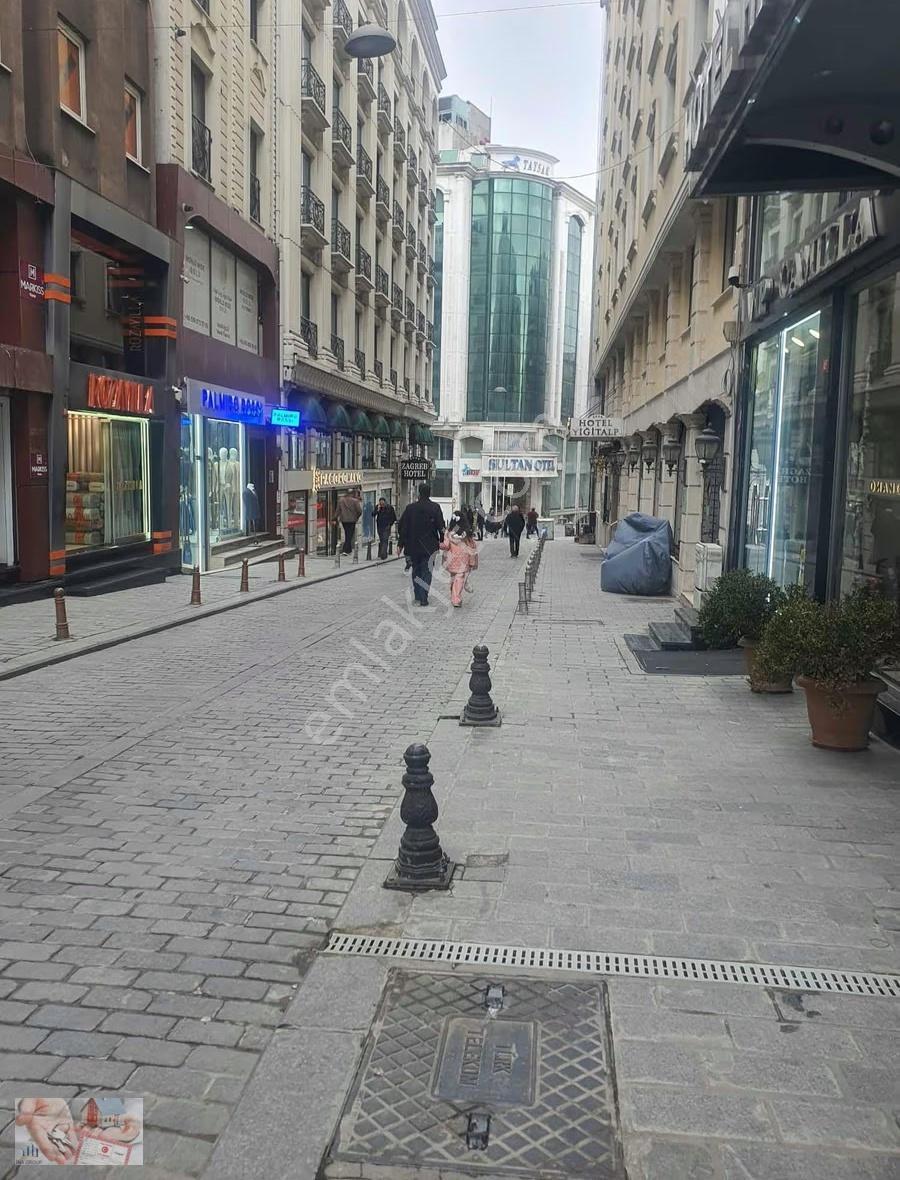 Lalelide 220 M² Üç Katlı Satılık Mağaza - Görsel 8