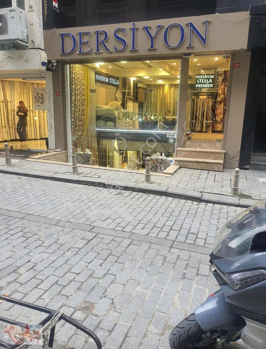 Lalelide 220 M² Üç Katlı Satılık Mağaza
