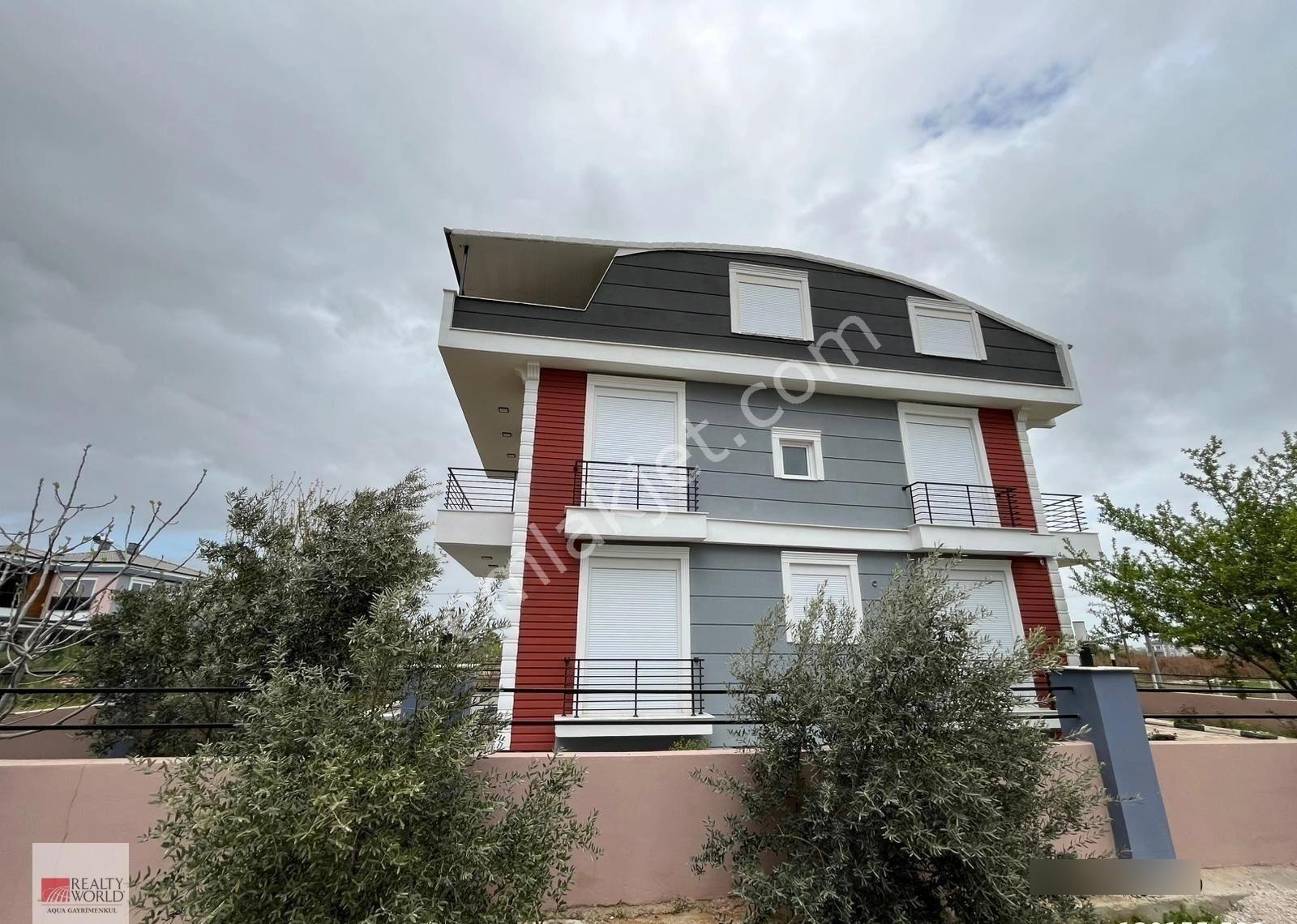 Döşemealtı'nda Satılık 5+2 Lüks Villa | Teraslı | Bahçeli - Görsel 29