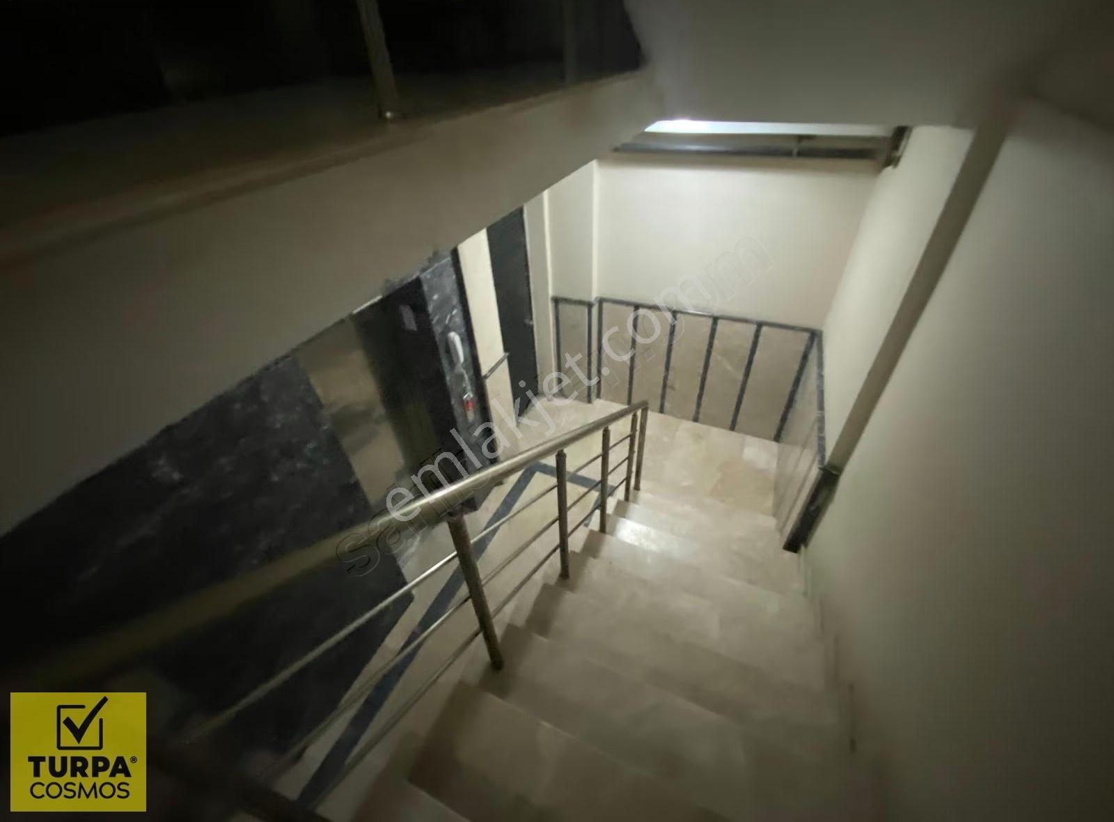 Konak'da Site İçi Otoparklı Çift Asansörlü Geniş 2+1 Daire - Görsel 8