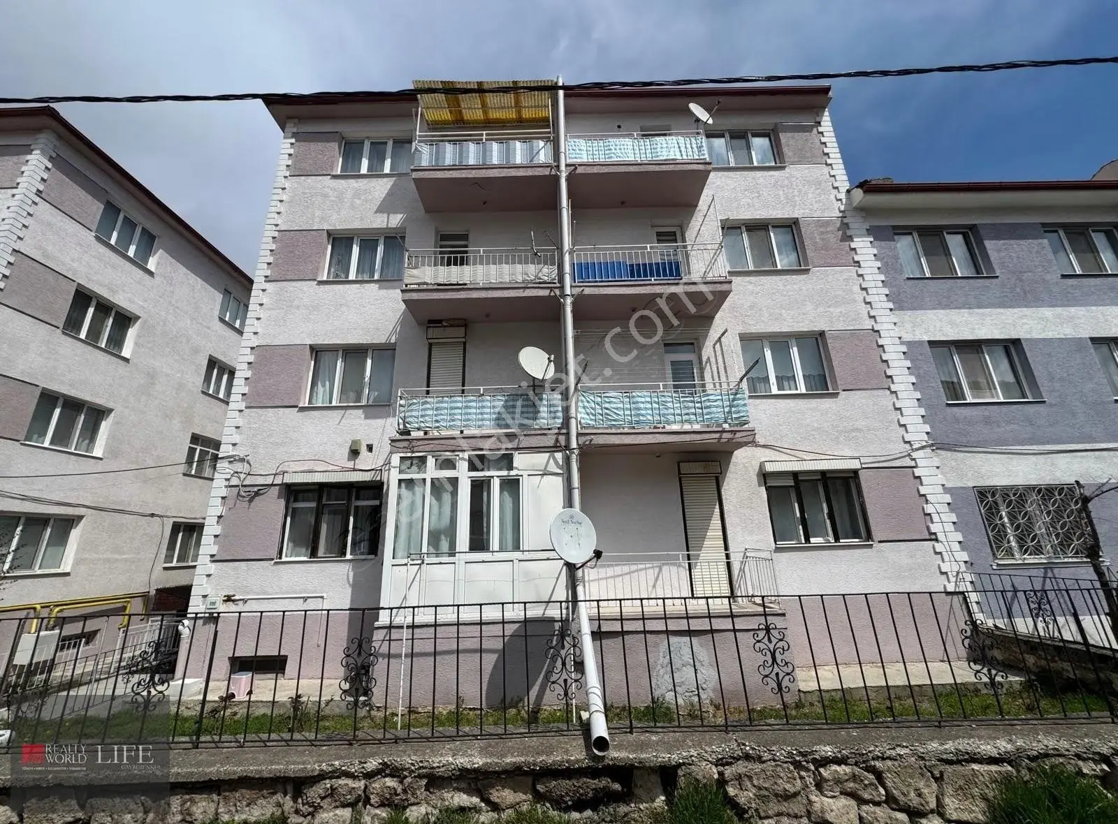 Rw Lıfe // Kurtuluş Mah.aydın Arat Parkı Dibi Satılık 2+1 Daire