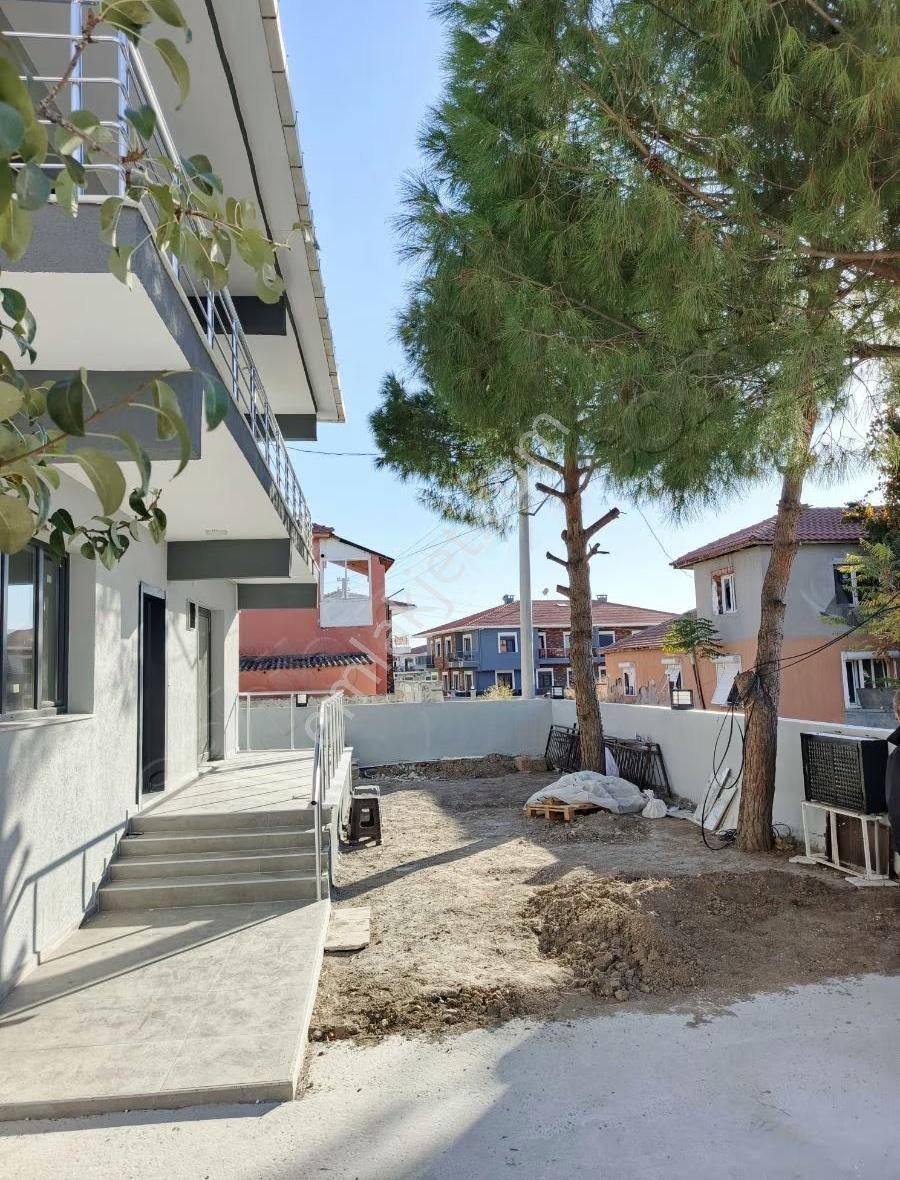 Foça Kazım Dirikte Müstakil Bahçeli Yeni Tadilatlı 2 Ev - Görsel 6