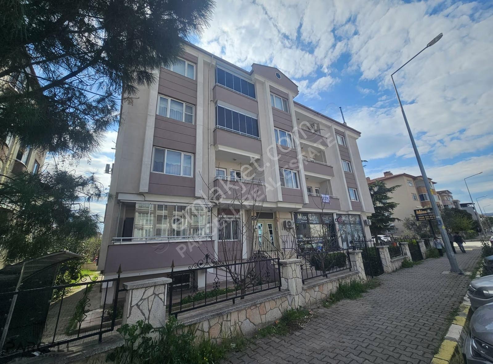 Balıkesir Bahçelievlerde Full Eşyalı 3+1 Kiralık Daire - Görsel 2