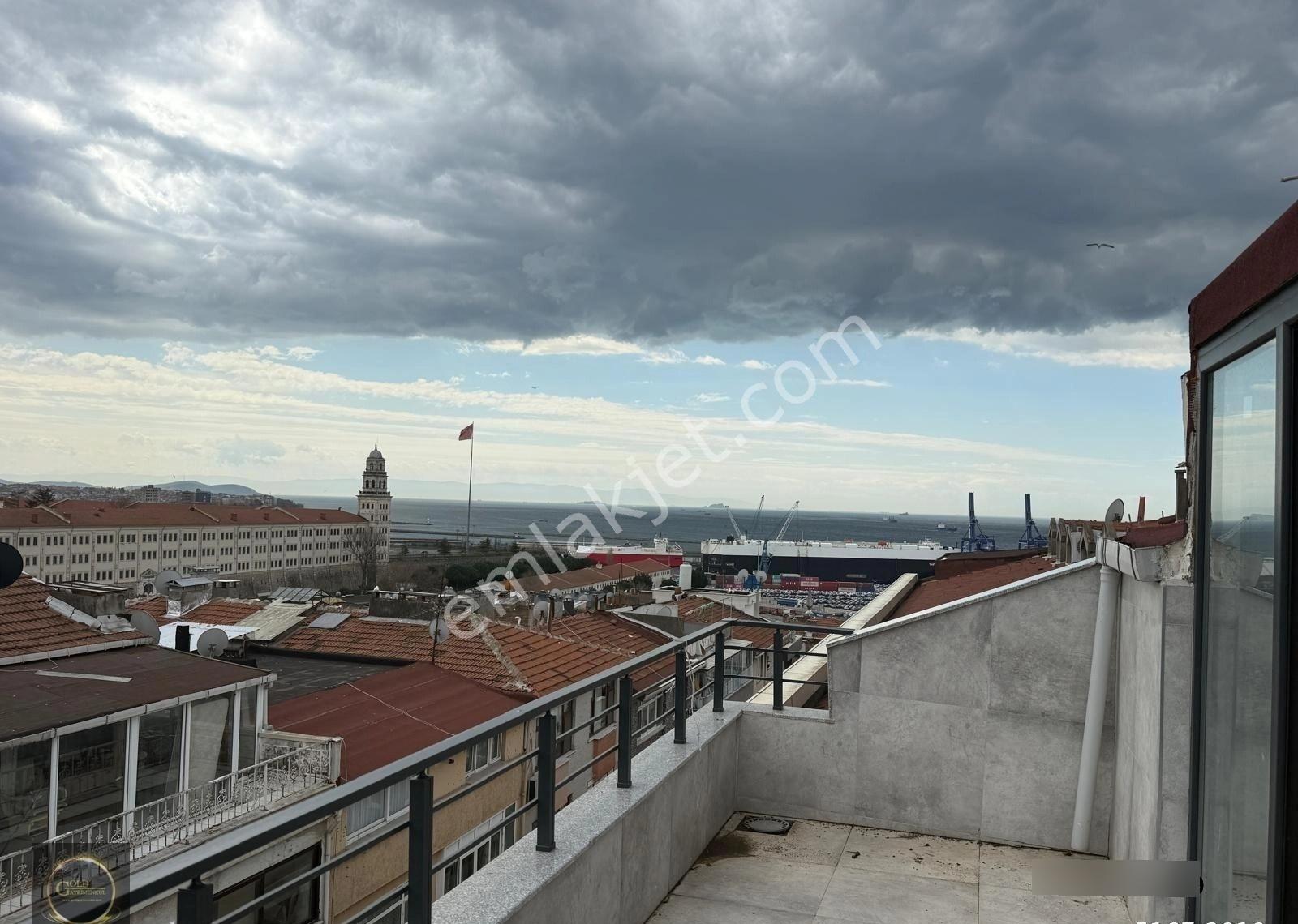 Üsküdar Selimiye'de Kapanmaz Deniz Manzaralı Dubleks - Görsel 15
