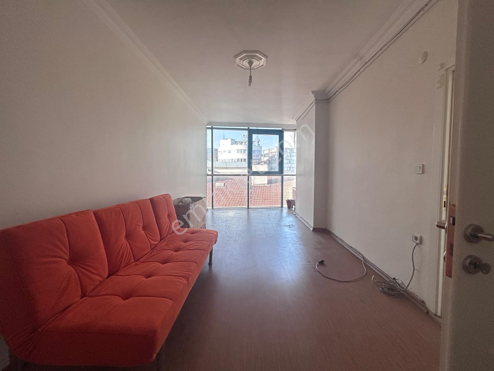 Edremit Merkezde Prestijli 2+1 Kiralık Ofis - Görsel 28