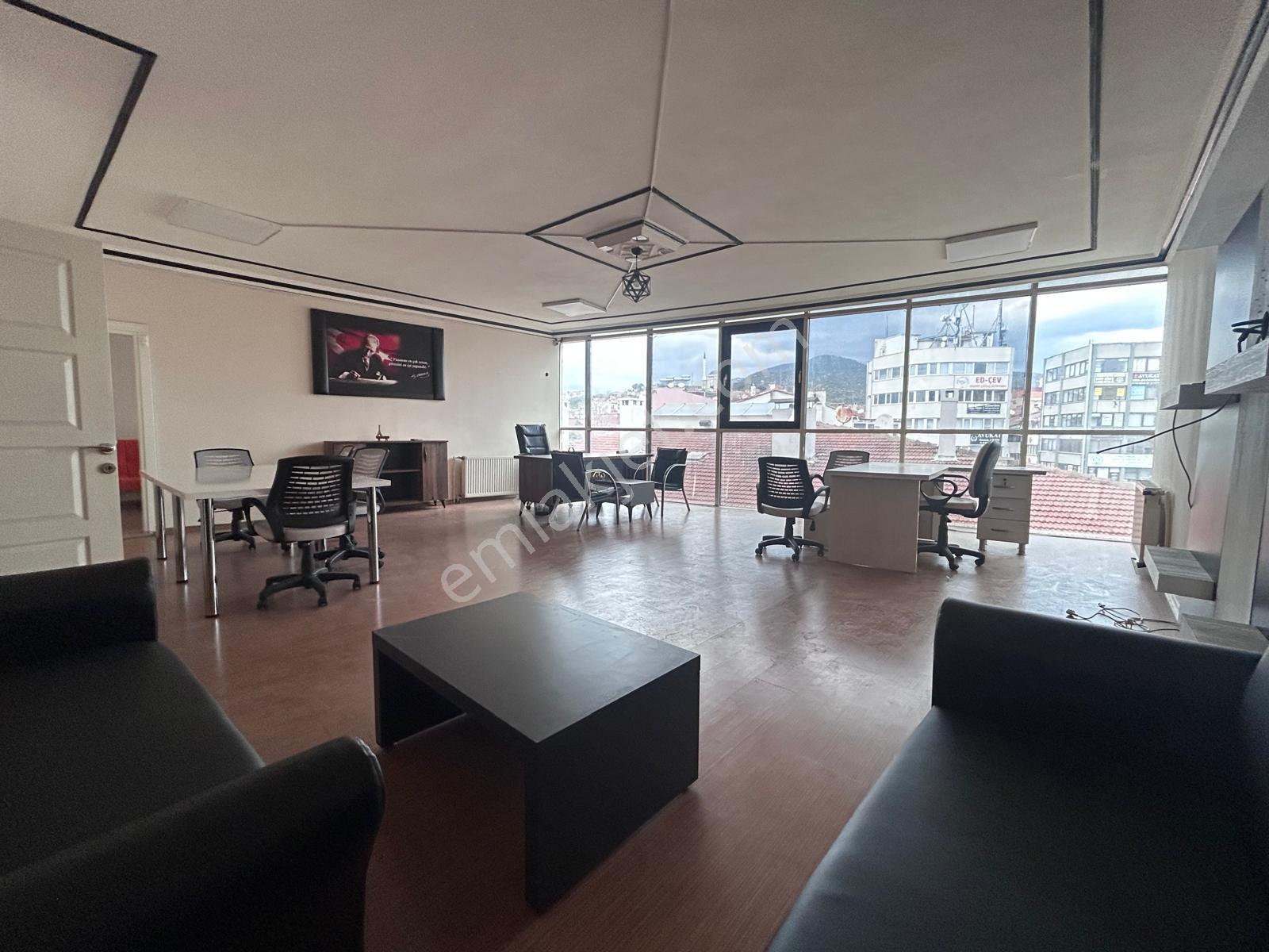 Edremit Merkezde Prestijli 2+1 Kiralık Ofis - Görsel 20