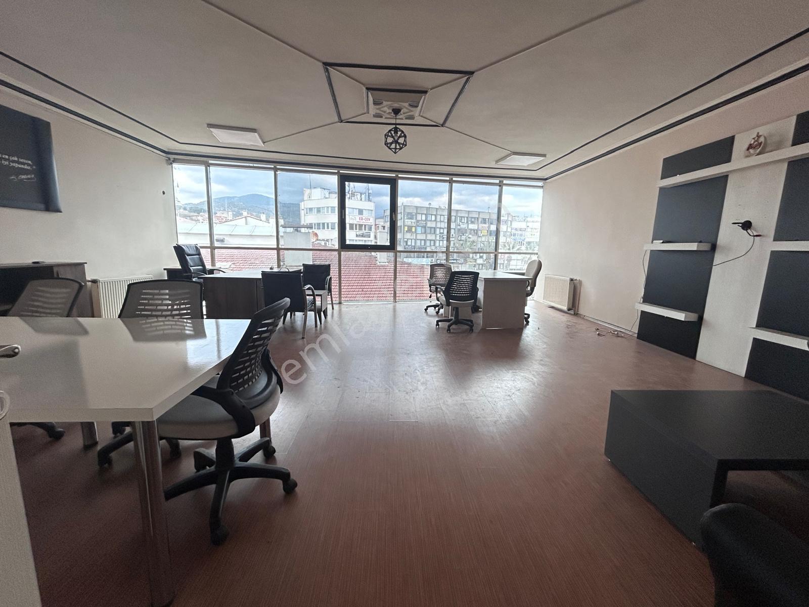 Edremit Merkezde Prestijli 2+1 Kiralık Ofis - Görsel 19