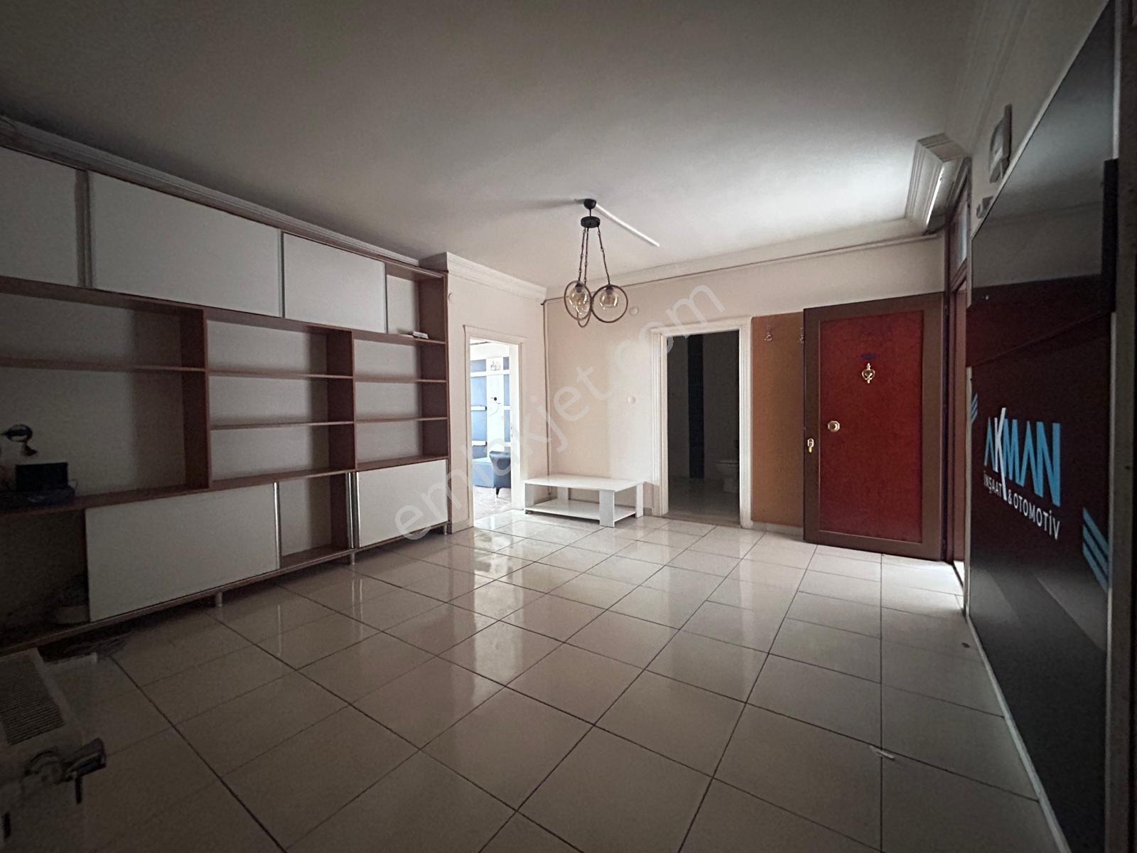 Edremit Merkezde Prestijli 2+1 Kiralık Ofis - Görsel 11