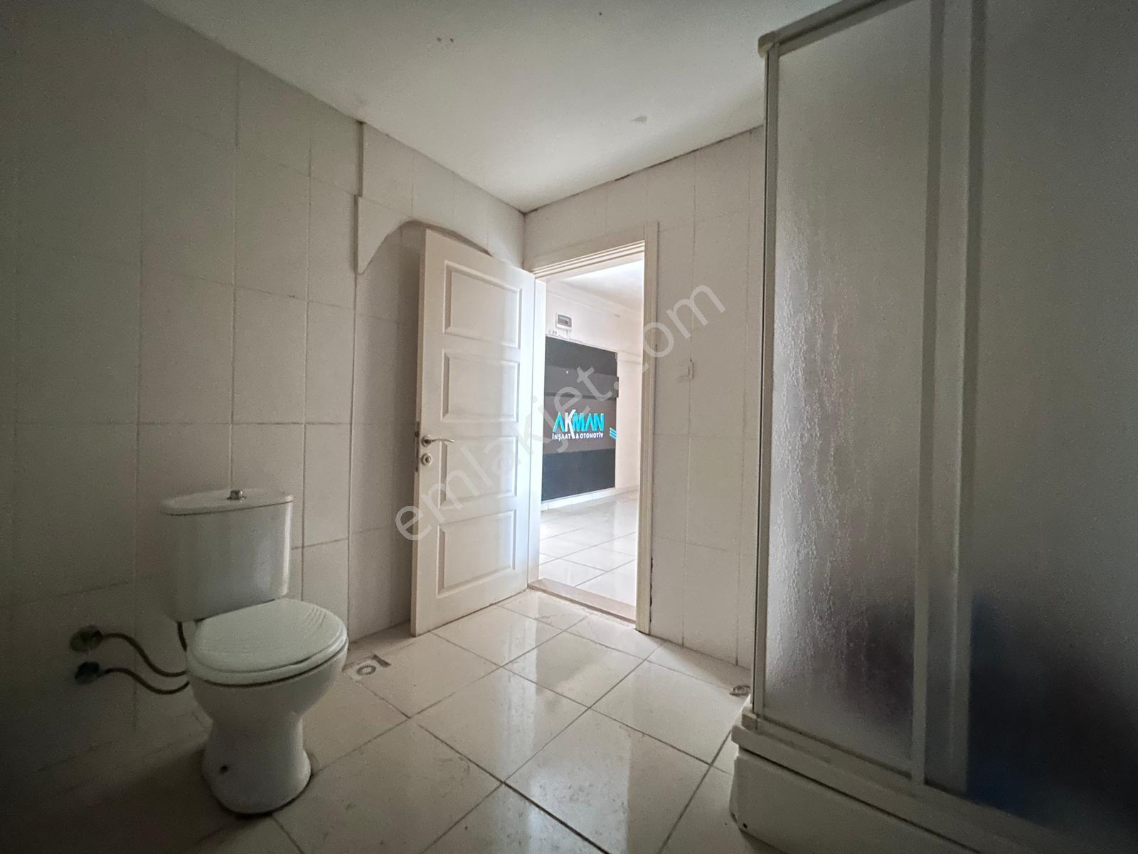 Edremit Merkezde Prestijli 2+1 Kiralık Ofis - Görsel 14