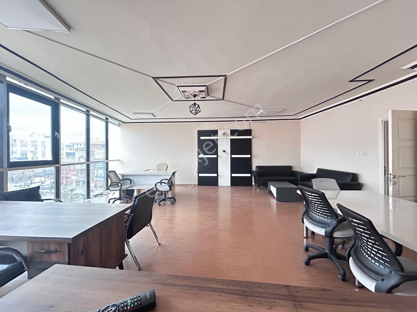 Edremit Merkezde Prestijli 2+1 Kiralık Ofis - Görsel 25
