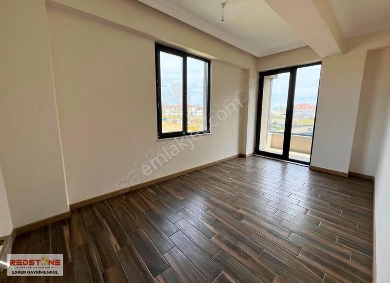 Havuzlu Sitede Müstakil Bahçeli Verandalı Teraslı Sıfır Villa - Görsel 26