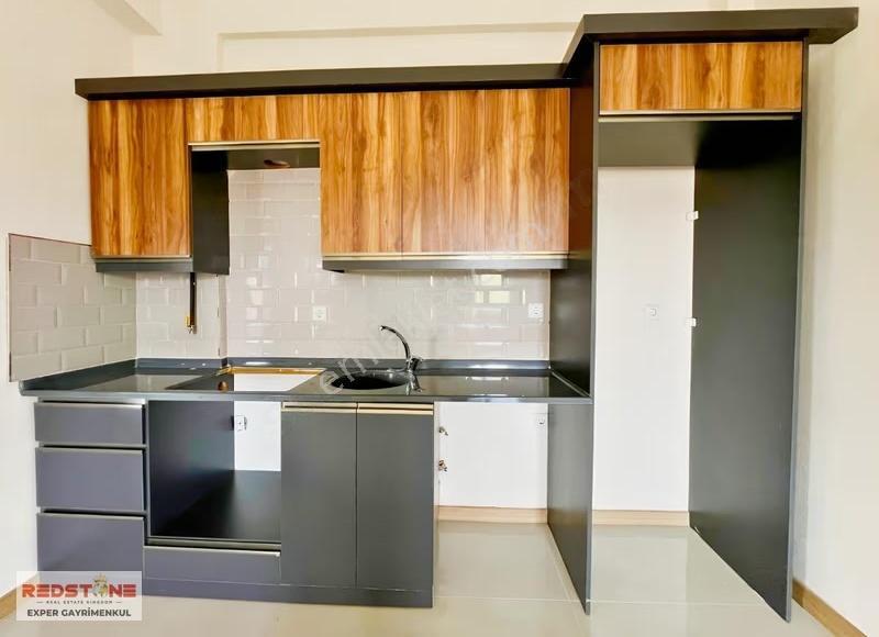 Havuzlu Sitede Müstakil Bahçeli Verandalı Teraslı Sıfır Villa - Görsel 7