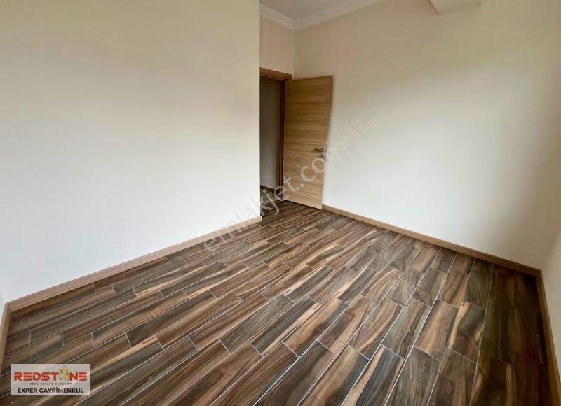 Havuzlu Sitede Müstakil Bahçeli Verandalı Teraslı Sıfır Villa - Görsel 27