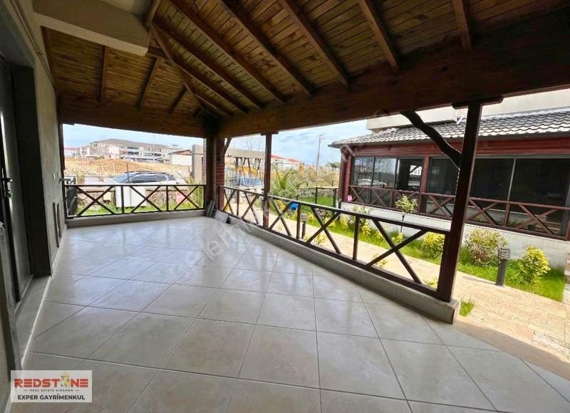 Havuzlu Sitede Müstakil Bahçeli Verandalı Teraslı Sıfır Villa - Görsel 35