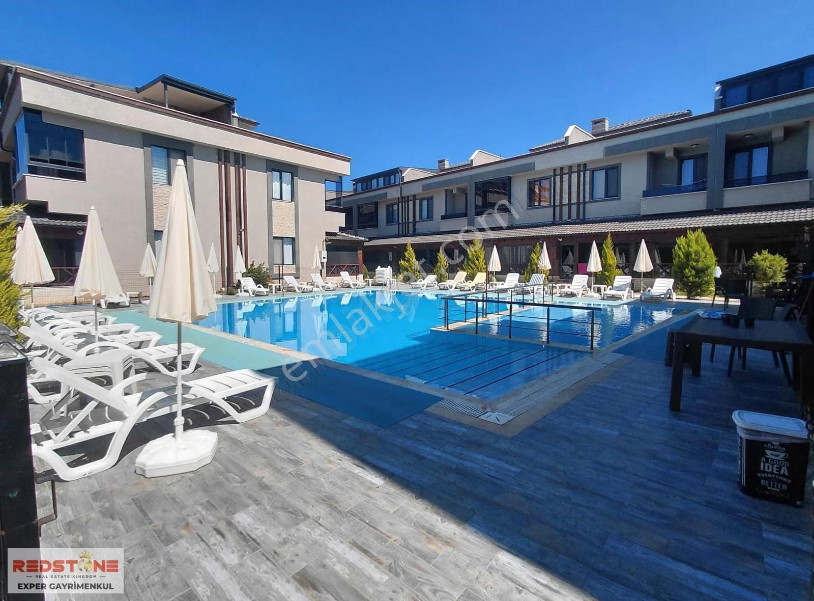 Havuzlu Sitede Müstakil Bahçeli Verandalı Teraslı Sıfır Villa - Görsel 29