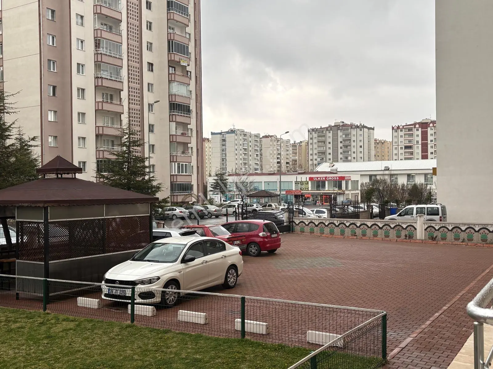 Beyazşehir Mahallesinde Tramvaya Yakın Satılık Geniş 3+1 Daire - Görsel 26