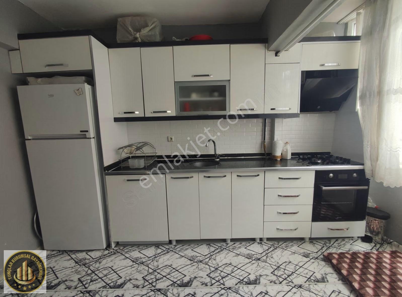 Huzur Evleri Anacade Üzeri Acil Satılık 3+1 Arakat Temiz Daire