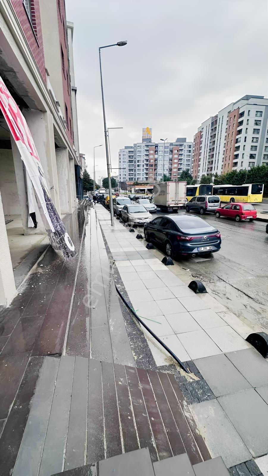 Zecorner Premiumdan Bağcılar Metro Cıkışı 15 Metre Cephe Dükkan - Görsel 25
