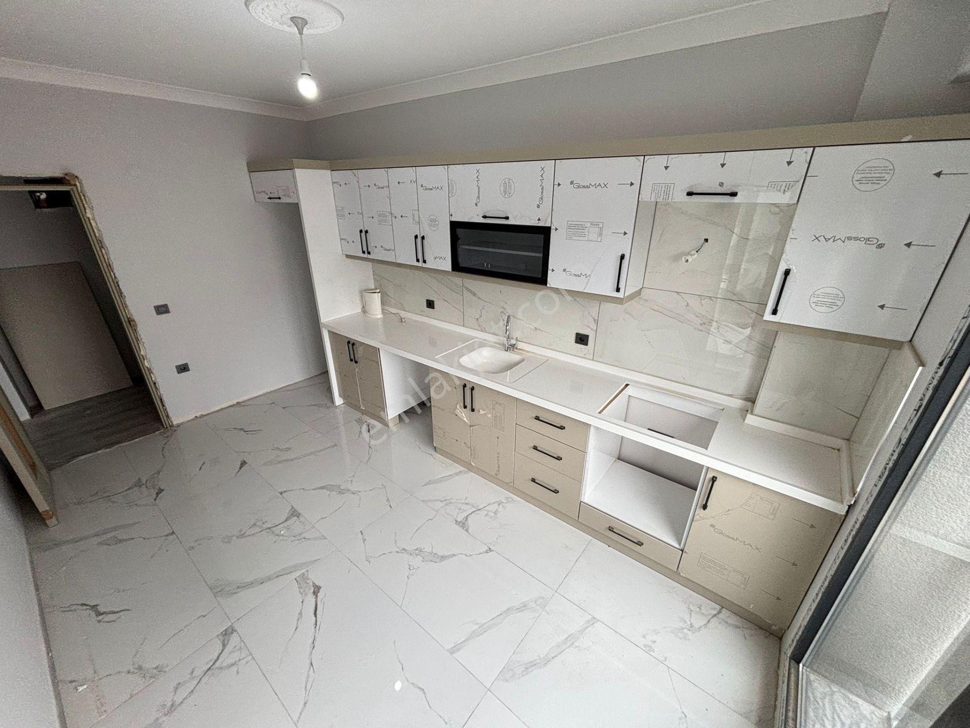Mera Emlaktan Tuzcumurat Mh. Ayrı Mutfaklı 2+1 95m2 Lüx Daire