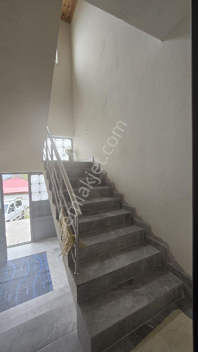 Akcaabat Oğul Kaya Mahallesınde Uc Katlı Ev - Görsel 24