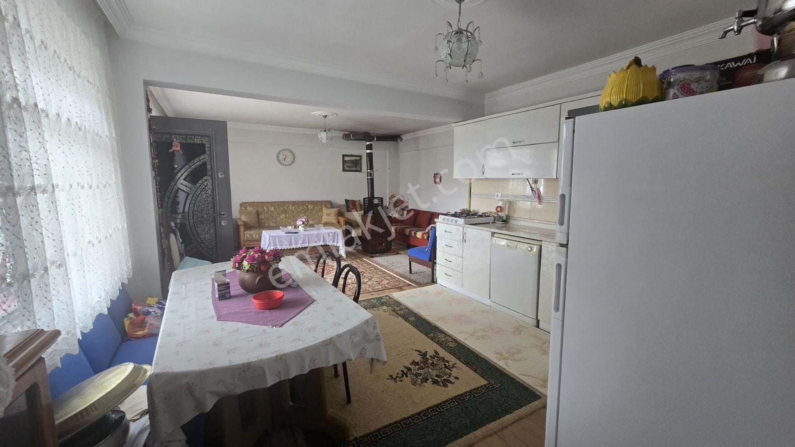 Akcaabat Oğul Kaya Mahallesınde Uc Katlı Ev - Görsel 8