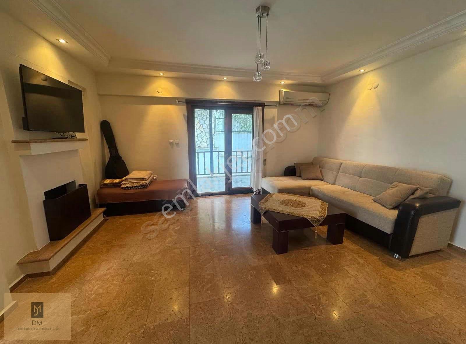 Akyaka Merkezde Lux Eşyalı,şömineli 4+1 Kiralık Müstakil Ev