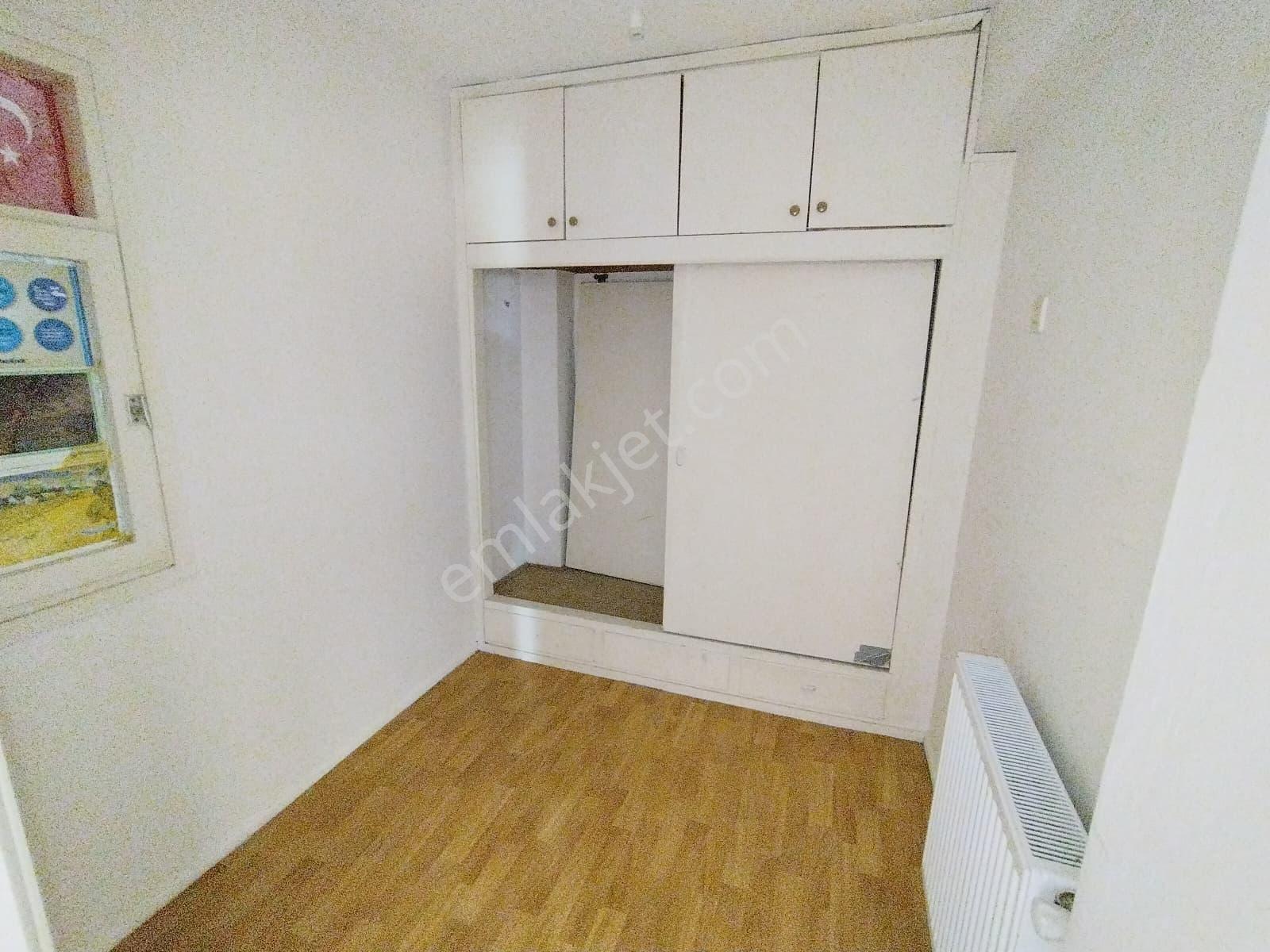 Karşıyaka'da Sevgi Yolu Yakını Bakımlı Ferah 3+1 Kiralık Daire - Görsel 25